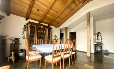 Acogedora Casa en terreno privilegiado