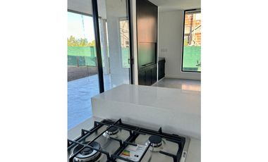 EXCELENTE CASA A ESTRENAR EN PILAR BARRIO LA CALESA!!