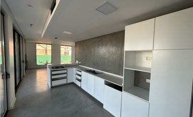 EXCELENTE CASA A ESTRENAR EN PILAR BARRIO LA CALESA!!