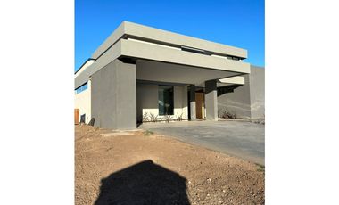 EXCELENTE CASA A ESTRENAR EN PILAR BARRIO LA CALESA!!