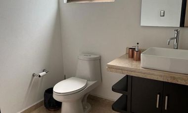 Casa en Condominio con Jardín y Buenos Espacios y Excelentes Acabados