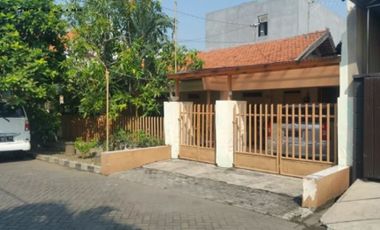 Rumah Siap pakai Jl Gayungsari