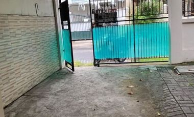 Rumah disewakan Semolowaru Surabaya Timur
