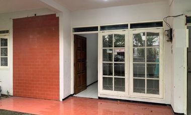Rumah disewakan Semolowaru Surabaya Timur