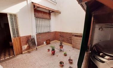 Venta casa 6 Ambentes con cochera - Villa Pueyrredon