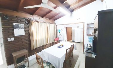 Venta casa 6 Ambentes con cochera - Villa Pueyrredon