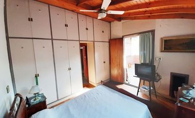 Venta casa 6 Ambentes con cochera - Villa Pueyrredon