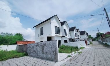 Rumah 2 Lantai Milenial Dalam Cluster di Jl. Wonosari