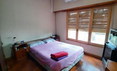 VENTA DE CASA 7 AMBIENTES EN REMEDIOS DE ESCALADA