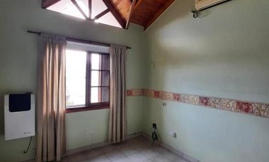 VENTA DE CASA 7 AMBIENTES EN REMEDIOS DE ESCALADA