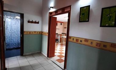 VENTA DE CASA 7 AMBIENTES EN REMEDIOS DE ESCALADA