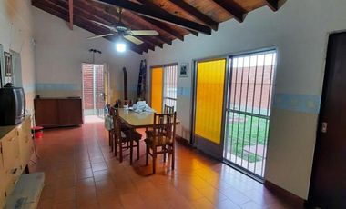 VENTA DE CASA 7 AMBIENTES EN REMEDIOS DE ESCALADA
