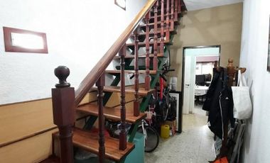 VENTA DE CASA 7 AMBIENTES EN REMEDIOS DE ESCALADA