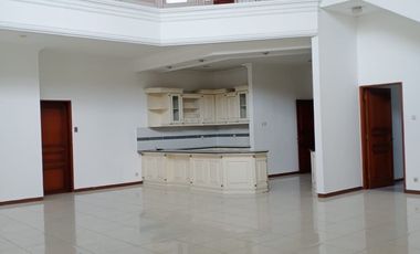 Disewakan Rumah Nyaman Dalam Cluster Lokasi Di Jl. Kenanga, Ampera, Jakarta Selatan