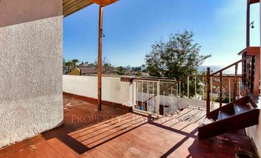 Amplia casa en Jardines del Sur, con vista maravillosa