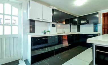 Amplia casa en Jardines del Sur, con vista maravillosa