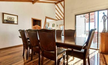 Amplia casa en Jardines del Sur, con vista maravillosa