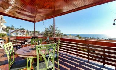 Amplia casa en Jardines del Sur, con vista maravillosa