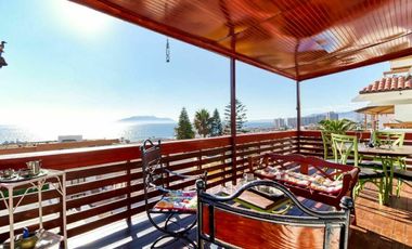 Amplia casa en Jardines del Sur, con vista maravillosa