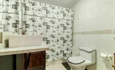 Amplia casa en Jardines del Sur, con vista maravillosa