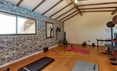 Amplia casa en Jardines del Sur, con vista maravillosa