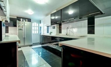 Amplia casa en Jardines del Sur, con vista maravillosa