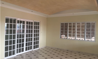 Se vende hermosa casa en Altos del Bosque $450,000 AM