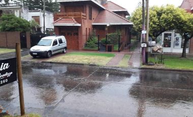 Casa 4 ambientes En Venta - Quilmes