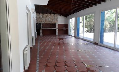 CASA DE 650 M2 EN COSTA ESMERALDA BARRIO