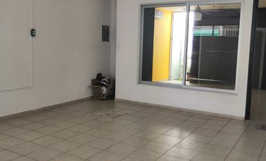 Amplia Casa en Renta con Roof Garden a una Cuadra Del Boulevard