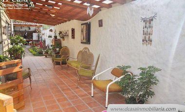 Challuabamba- Casa de Venta - 1160m2 de Terreno -, 3 dormitorios máster 4 garajes.