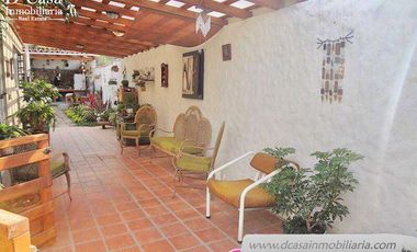Challuabamba- Casa de Venta - 1160m2 de Terreno -, 3 dormitorios máster 4 garajes.