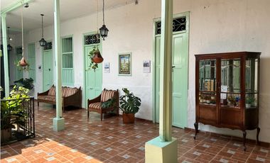 SANDALIO HOSTAL