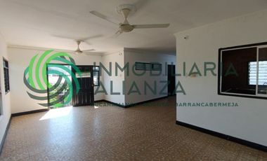 apartamento en arriendo en pueblo nuevo. Cod A16394