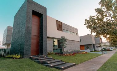 CASA EN VENTA EN  BOSQUES DE LOS LAGOS ZONA PUERTA LAS LOMAS Y JUAN PALOMAR