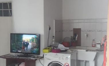 EXCELENTE PROPIEDAD MULTIFAMILIAR, CON ENTRADA DE AUTO Y FONDO LIBRE