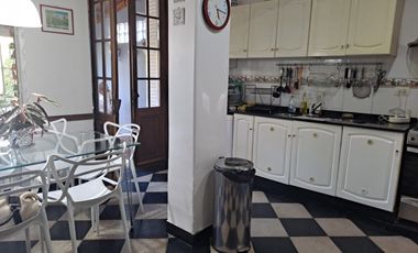 Hermoso Chalet en 2 plantas con Parque