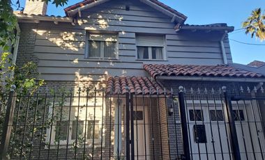 Hermoso Chalet en 2 plantas con Parque