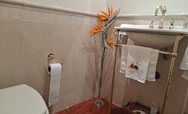 Hermoso Chalet en 2 plantas con Parque