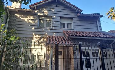 Hermoso Chalet en 2 plantas con Parque