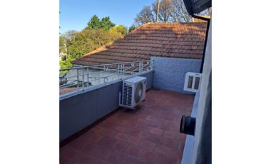 Hermoso Chalet en 2 plantas con Parque