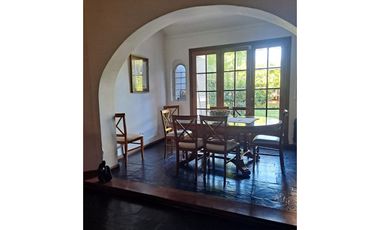 Hermoso Chalet en 2 plantas con Parque