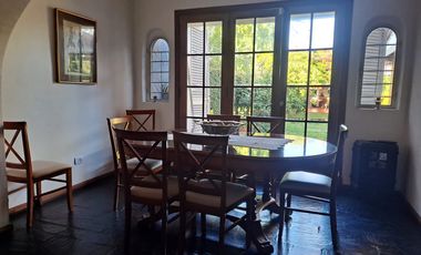 Hermoso Chalet en 2 plantas con Parque