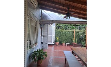 Hermoso Chalet en 2 plantas con Parque
