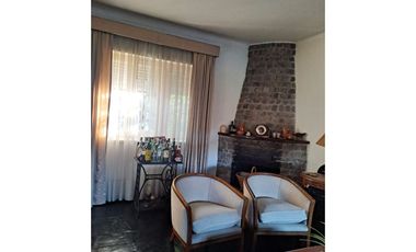 Hermoso Chalet en 2 plantas con Parque