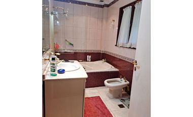 Hermoso Chalet en 2 plantas con Parque