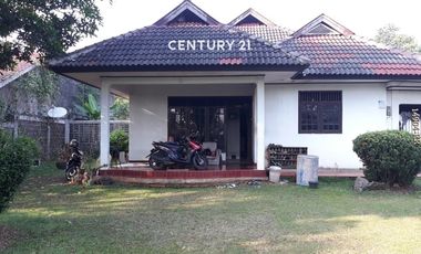 Dijual Rumah Dengan Halaman Luas Dekat Dengan Pintu Tol JORR