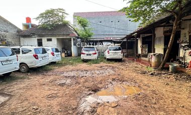 Dijual Rumah Dengan Halaman Luas Dekat Dengan Pintu Tol JORR