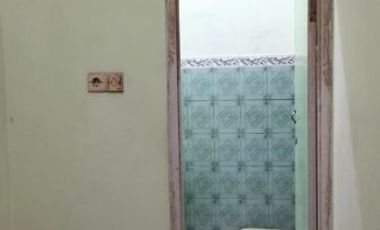 Disewakan Rumah Bangunan 1,5 Lantai di Babatan Indah, Surabaya