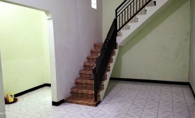 Disewakan Rumah Bangunan 1,5 Lantai di Babatan Indah, Surabaya